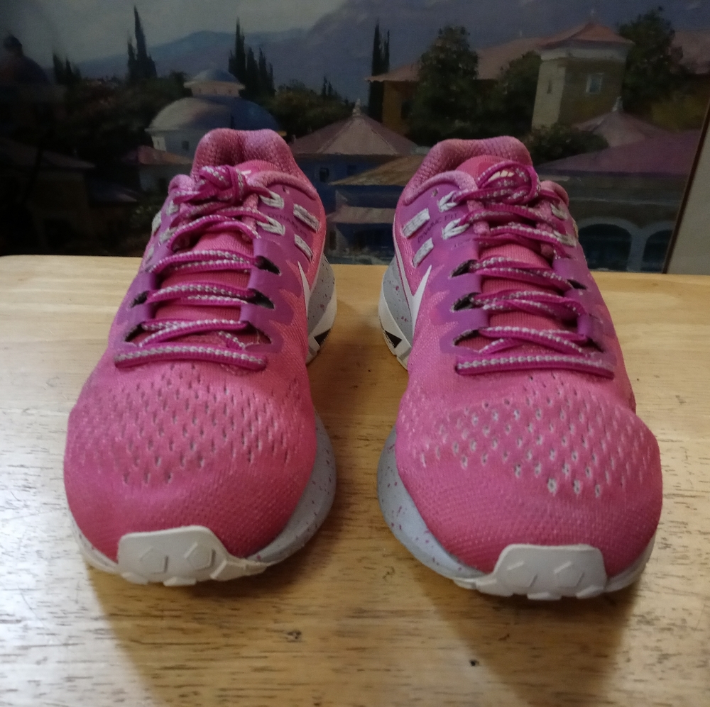 👟👟NIKE AIR PINK ZOOM STRUCTURE🛍👡GET YOUR PINK COLORS ON.👚🩱 - Picture 15 of 16